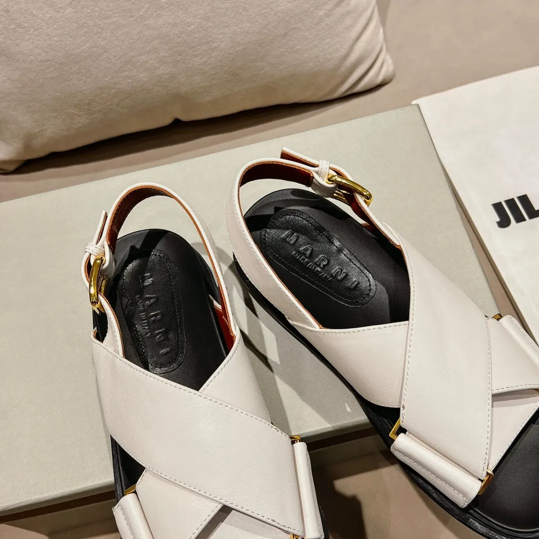 👟👟Ex-factory price 440👟👟 Marni Mani, popular online celebrity style, Taobao, popular single style in physical stores! Thick-soled, elevated classic cross-strap, color-blocked flat-soled cowhide open-toe European and American style women's sandals. Fabric: Cowhide Lining: Sheepskin Outsole: Rubber Button: Gold Size: 35-40